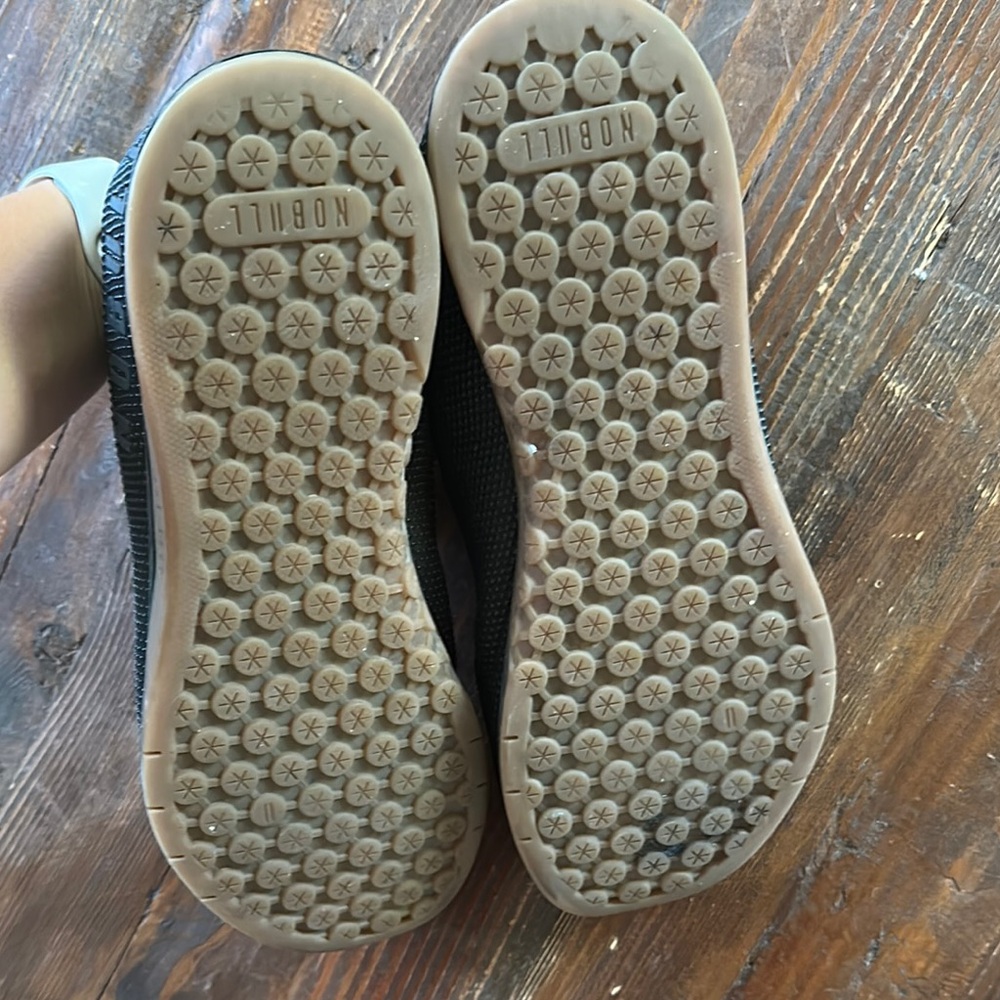 NOBULL Black and Brown Sneakers Minimalist Design - Picture 3 of 4